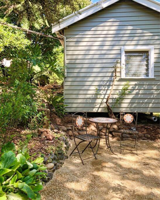 Harrys House Warburton - Peaceful Riverside Cottage In The Perfect Location المظهر الخارجي الصورة