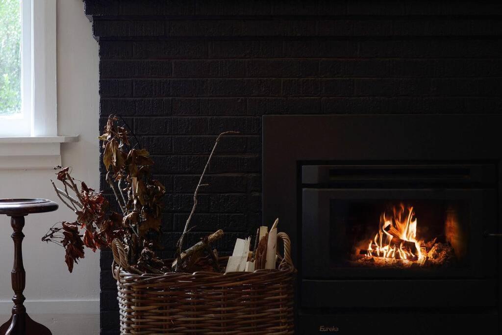 Harrys House Warburton - Peaceful Riverside Cottage In The Perfect Location المظهر الخارجي الصورة