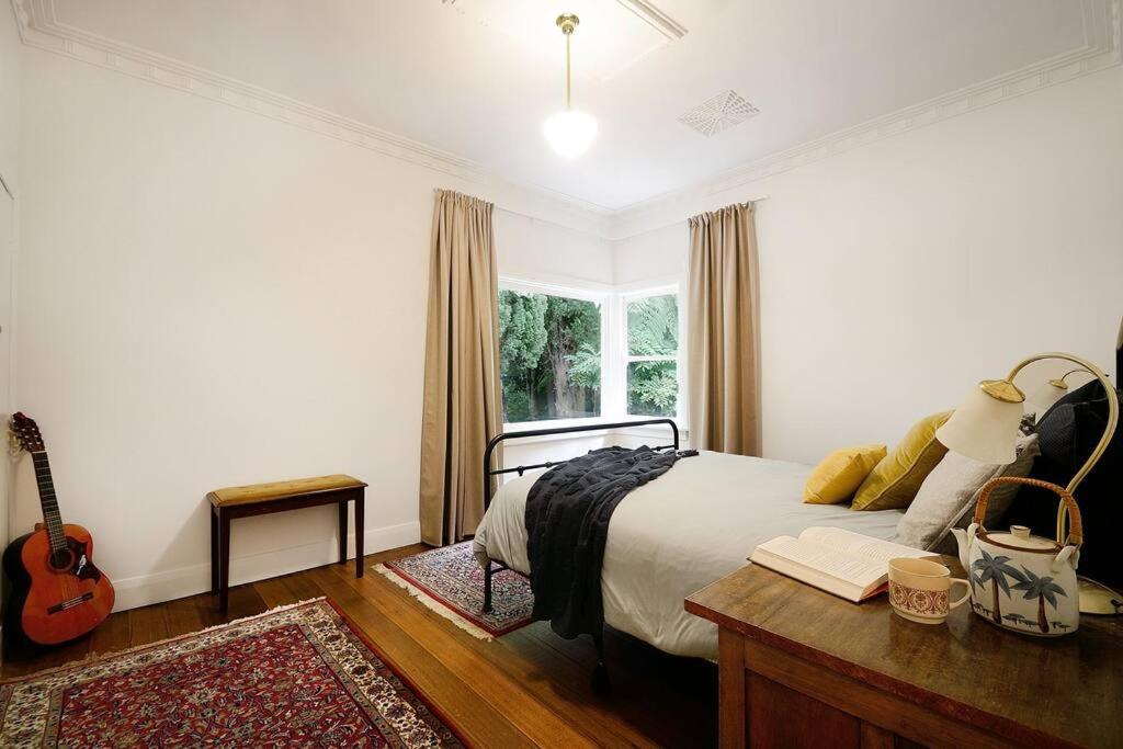 Harrys House Warburton - Peaceful Riverside Cottage In The Perfect Location المظهر الخارجي الصورة