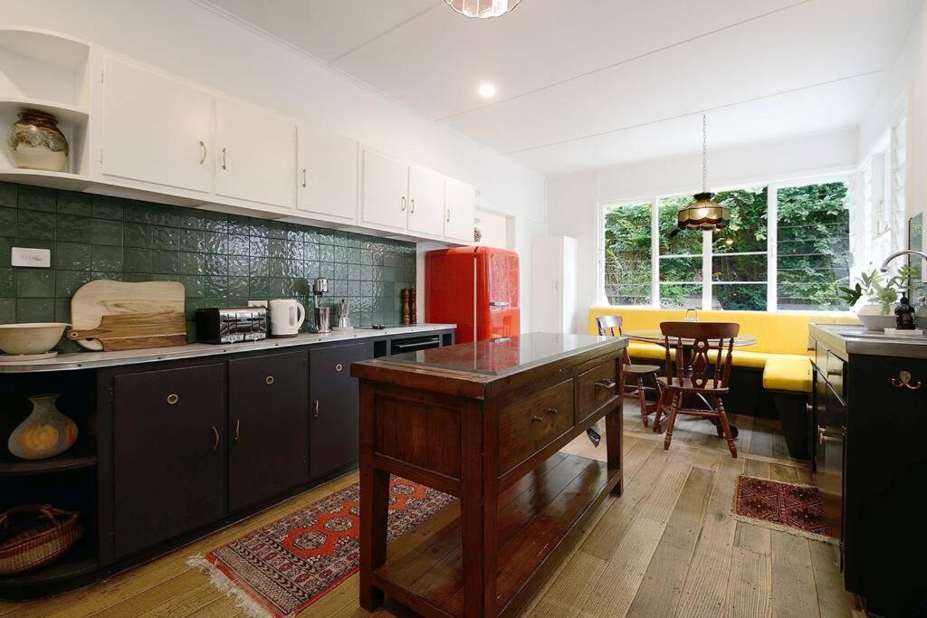 Harrys House Warburton - Peaceful Riverside Cottage In The Perfect Location المظهر الخارجي الصورة