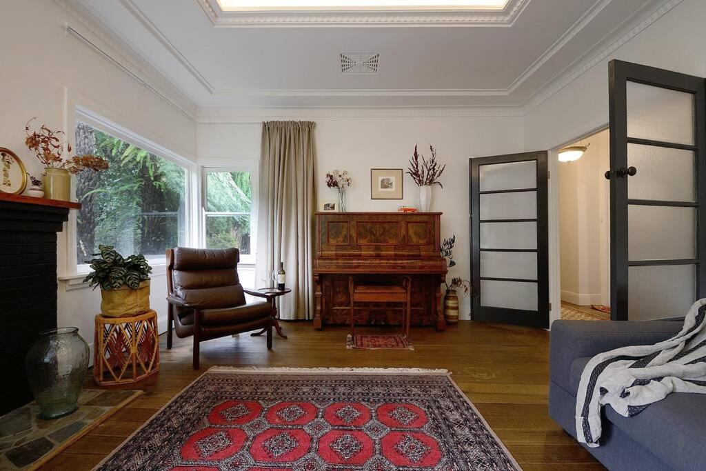 Harrys House Warburton - Peaceful Riverside Cottage In The Perfect Location المظهر الخارجي الصورة