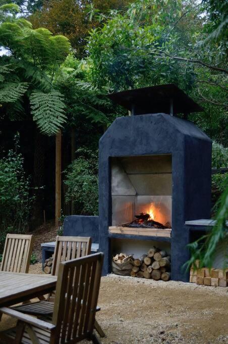 Harrys House Warburton - Peaceful Riverside Cottage In The Perfect Location المظهر الخارجي الصورة