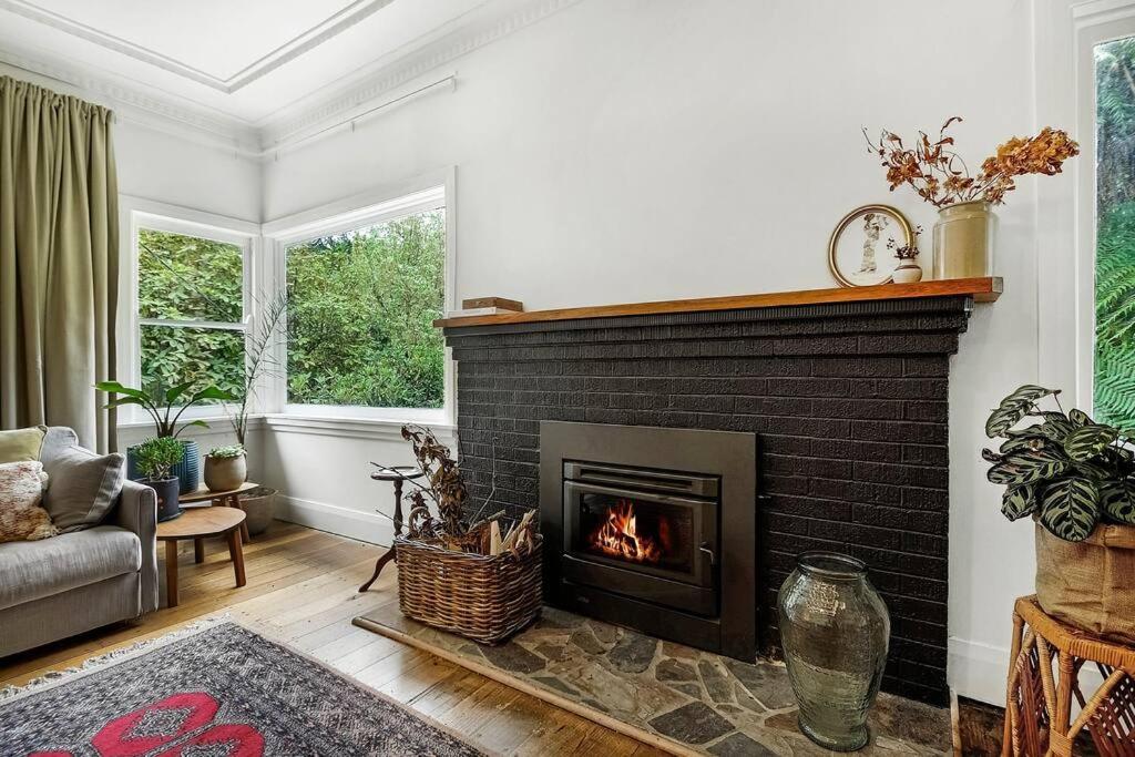 Harrys House Warburton - Peaceful Riverside Cottage In The Perfect Location المظهر الخارجي الصورة